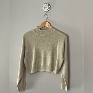 Women’s H&M Divided Cropped Top Sweater